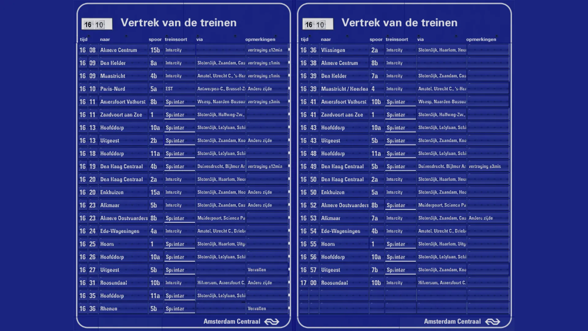 Het blauwe bord op een Apple TV, met vertrekkende treinen vanaf Amsterdam Centraal.